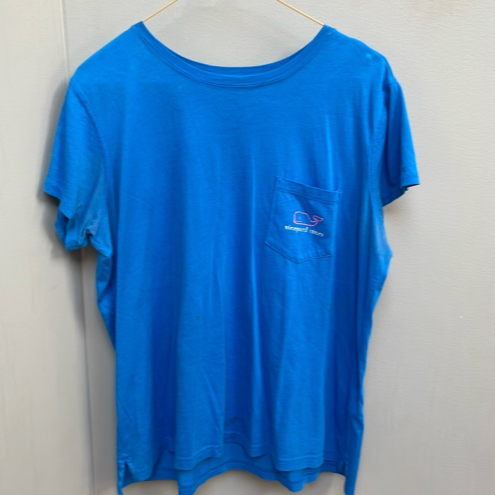 Size Medium Vineyard Vines t shirt